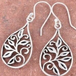 Sterling silver Teardrop leaf dangle earrings new